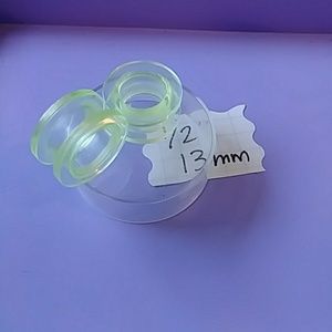 1/2" clear acrylic plugs